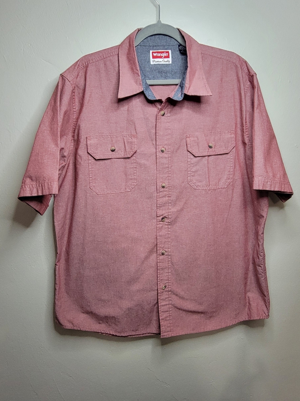 Wrangler Men's Short Sleeve Button-Down Shirt in Rose